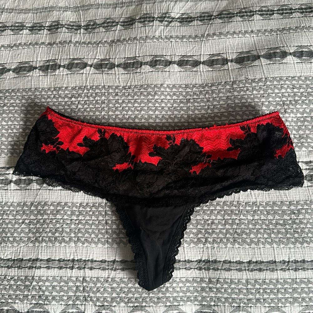 Victoria Secret thong M